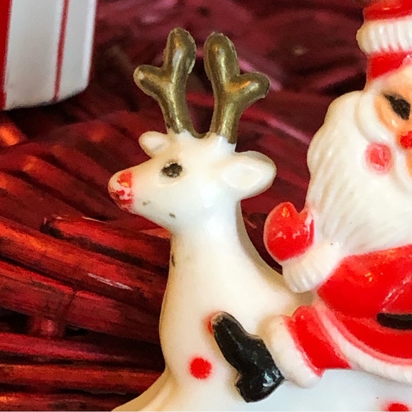 60's Santa Brooch - 60's Christmas Pin - Santa Pin -  Rudolph - Pull Brooch - Picture 12 of 12